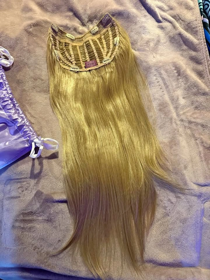 INH - Insert Name Here Blonde U-Clip Hair Extensions