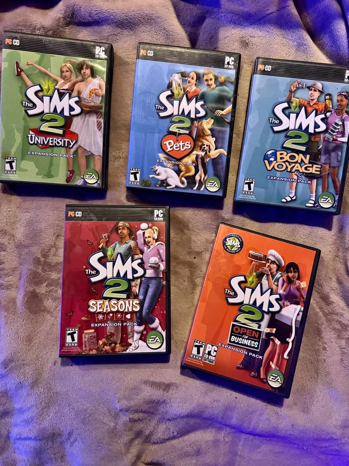 5 PC CD Sims 2 Expansion Packs