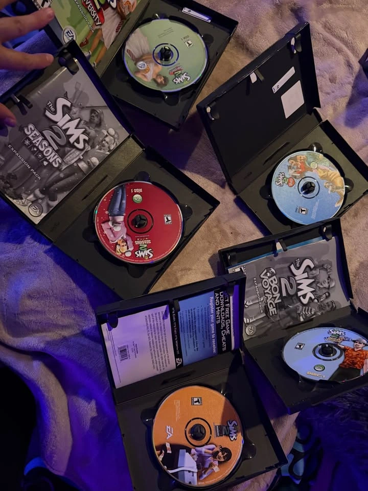 5 PC CD Sims 2 Expansion Packs - photo 2