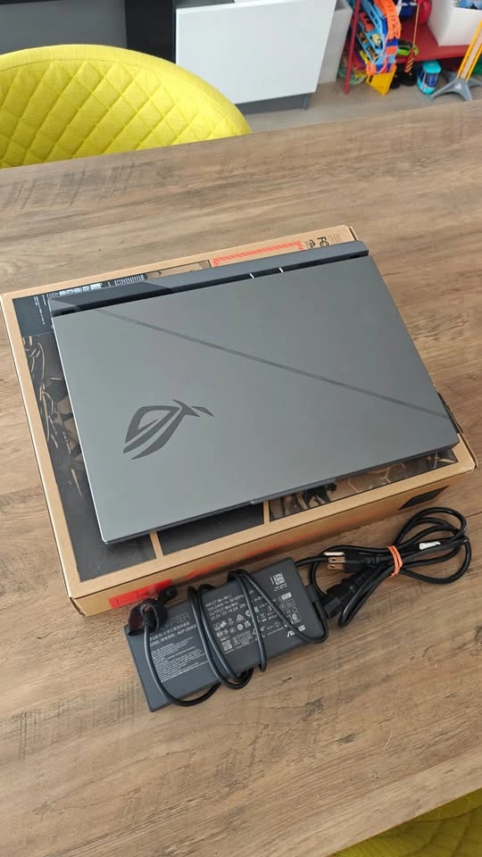 ASUS ROG STIX G16 - i9 / 32 GB RAM / 4070 GPU / 2 TB SSD - photo 5
