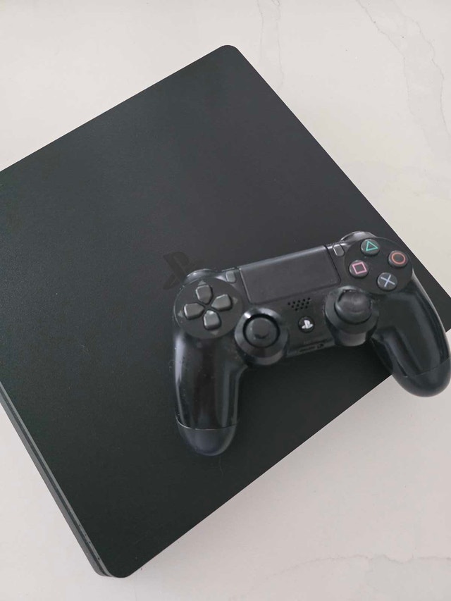 Sony Playstation 4 Slim 500GB Black