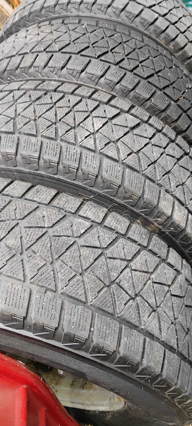 Bridgestone Blizzak DM-V2 235/70/16 - photo 3