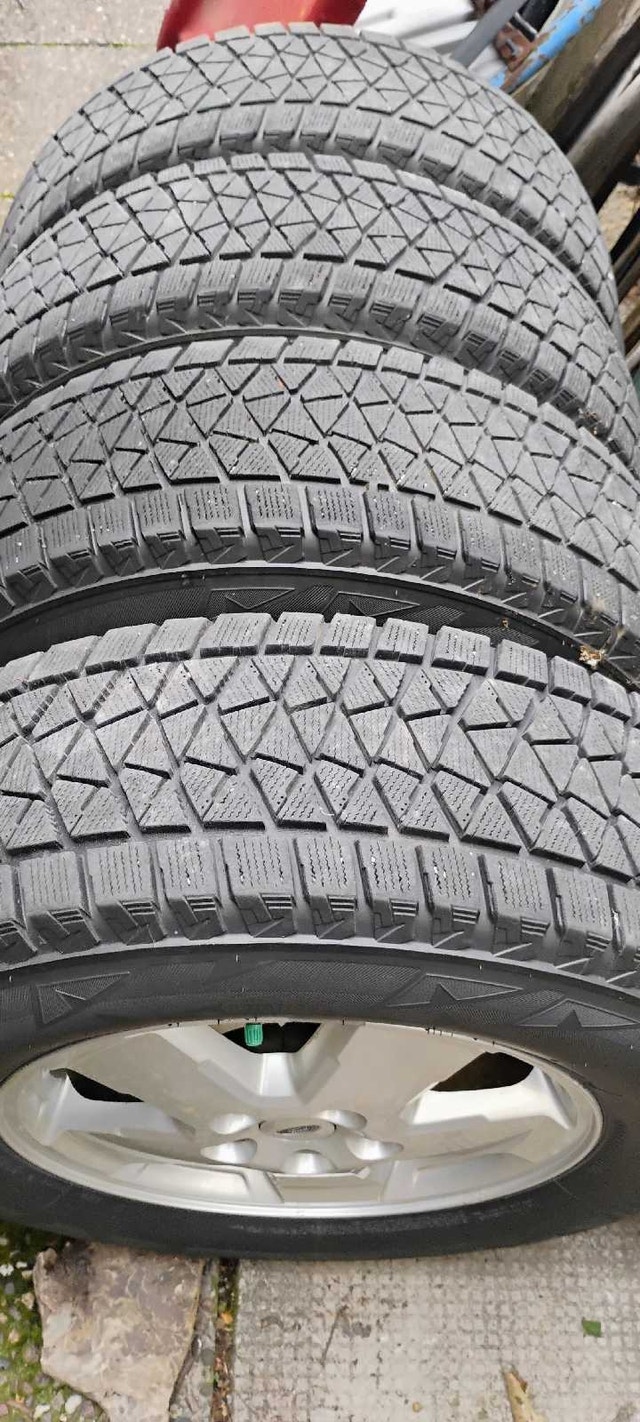 Bridgestone Blizzak DM-V2 235/70/16 - photo 4