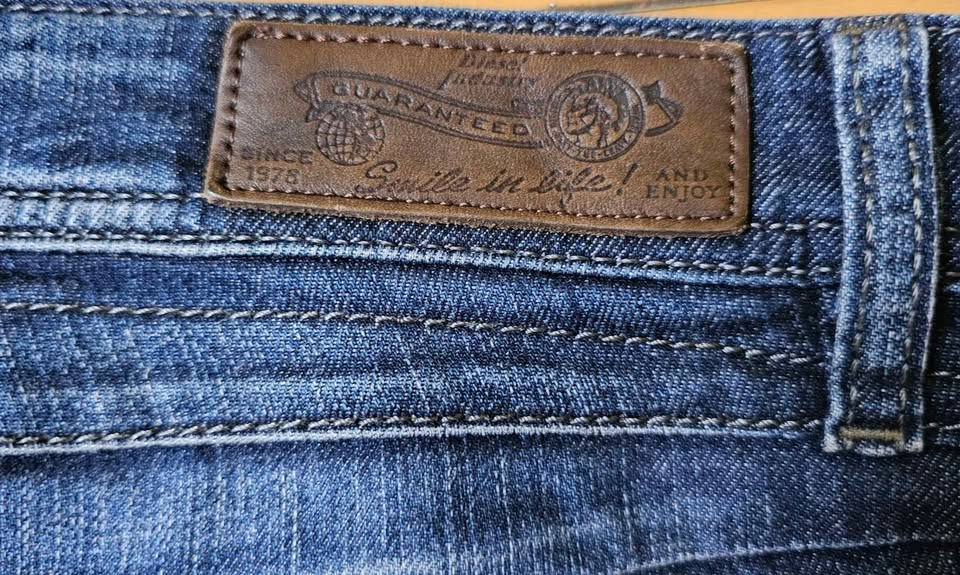 Diesel Belther Regular Slim-Tapered Stretch Jeans - Size W30 L32 - photo 3