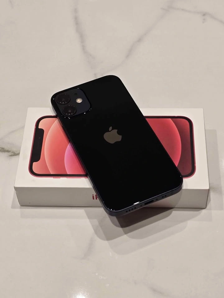 iPhone 12 Mini - 64GB - Black | Unlocked | Excellent Condition - photo 2