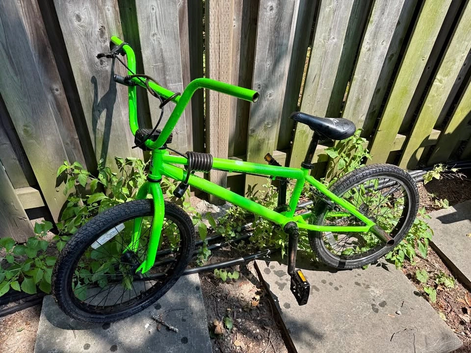 🟢GREEN BMX + 2 PEGS, READY TO RIDE! 🚲
