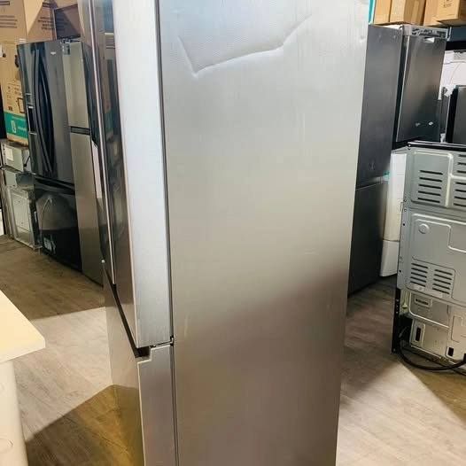 Hisense 36-in 22.4 cu.ft. Counter-Depth French Door Fridge - photo 4