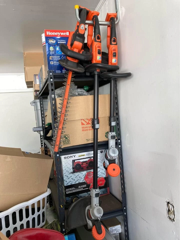 Black decker lawn tools