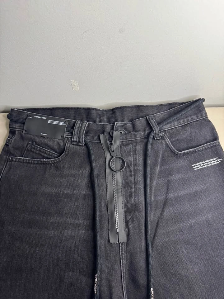 Off-White Black Denim Shorts – Size 33 ( Authentic ) - photo 2