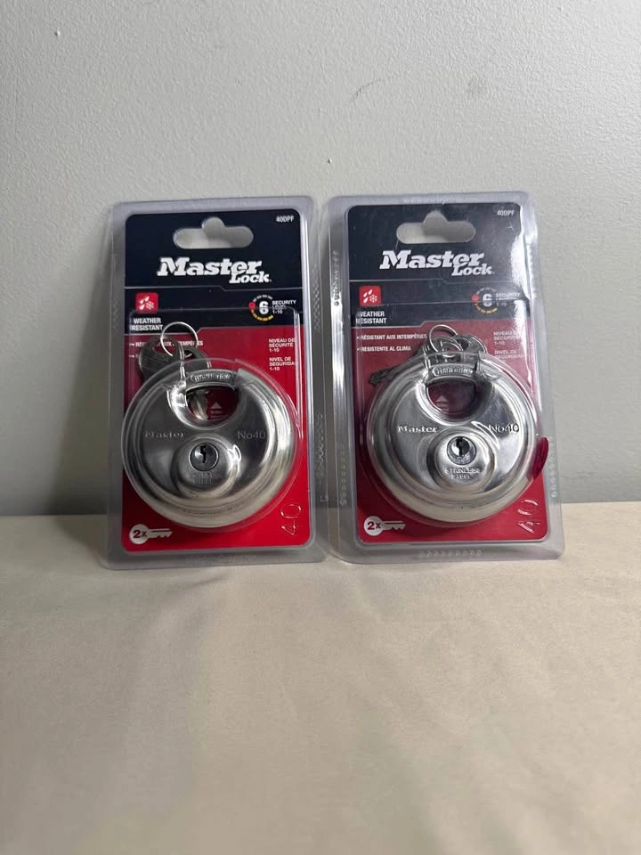 Master Lock 40DPF Weather Resistant Padlock – Brand New