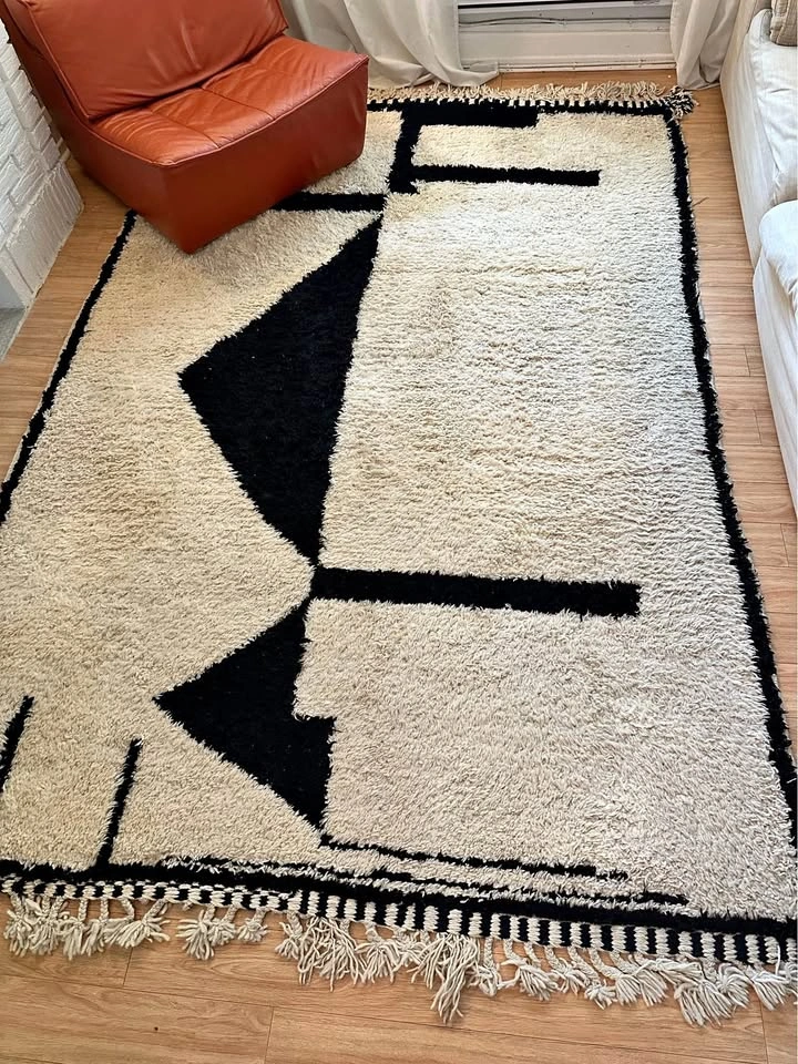 Moroccan Rug 6.5 x 10 feet