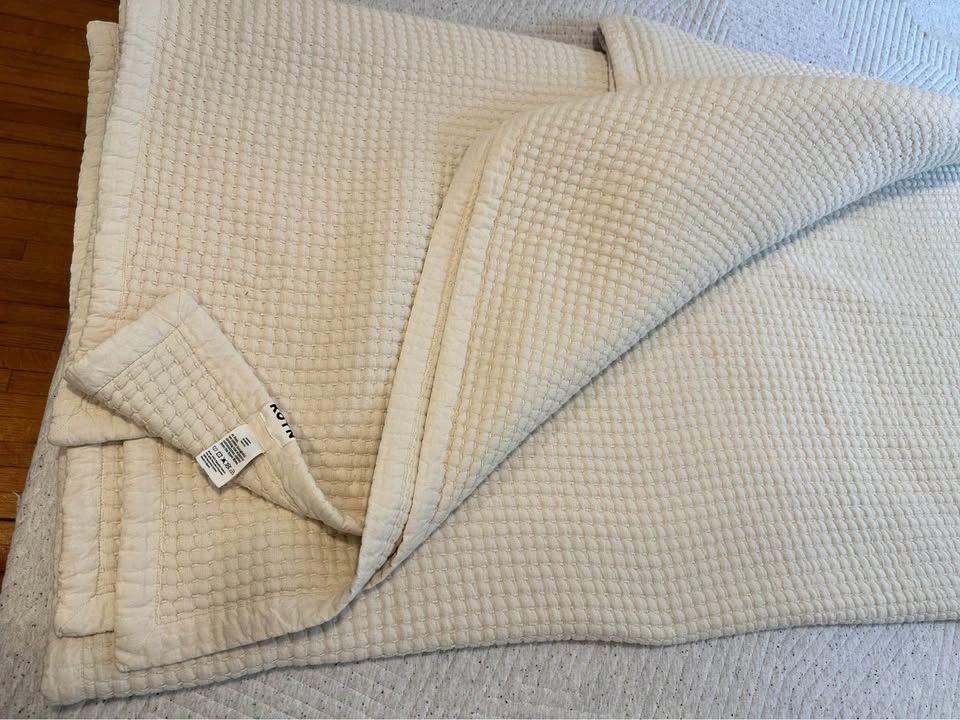 KOTN Quilted Comforter - photo 3