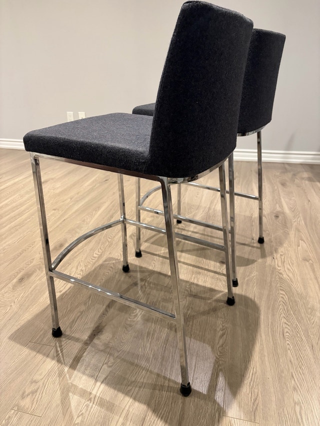 2x grey bar chairs like new