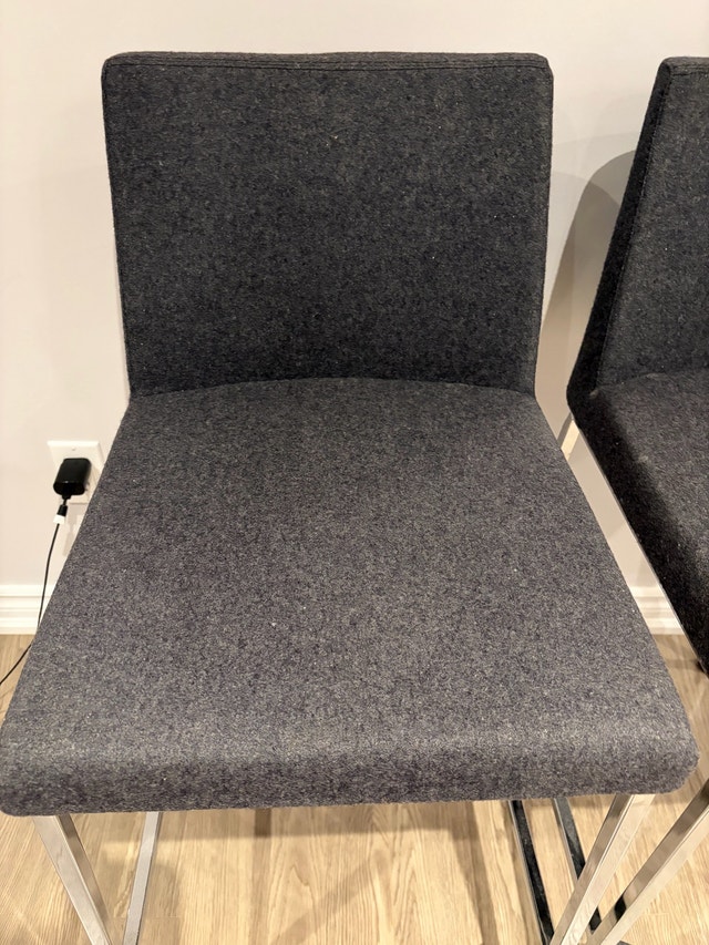 2x grey bar chairs like new - photo 2