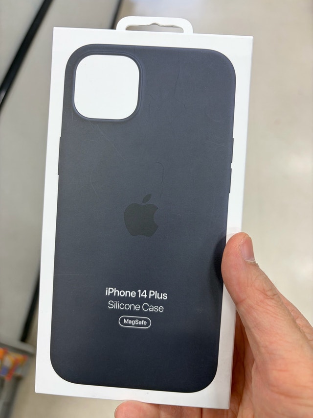 Apple iPhone 14 Plus Silicone Case with MagSafe
