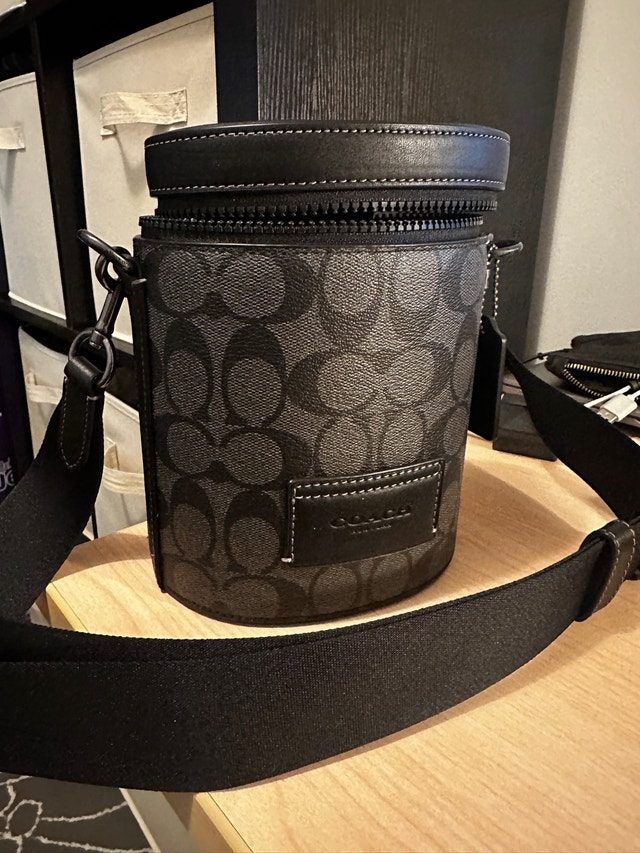 Coach Men’s crossbody barrel bag. Mint condition.
