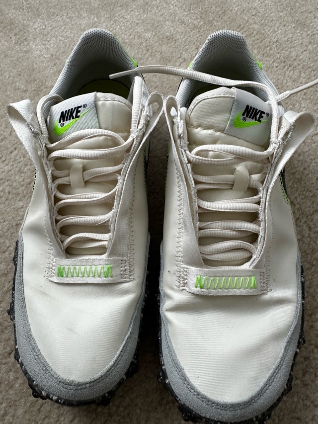 Women’s Nike Shoes US7.5 - photo 3
