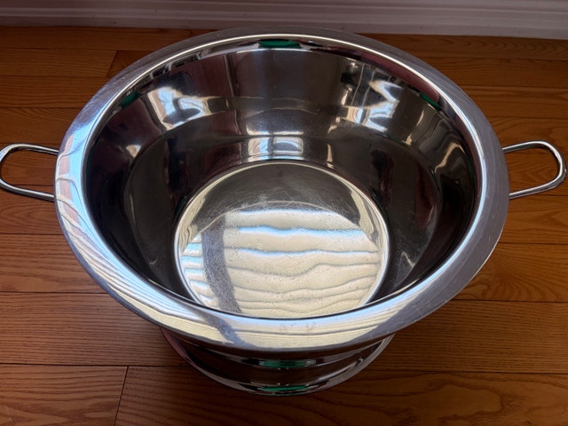 Large stainless steel bucket - photo 2