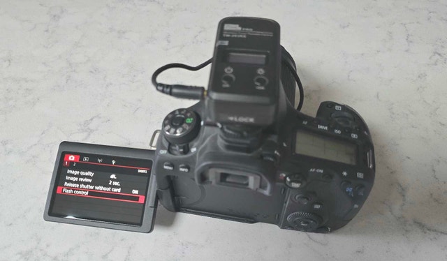 Canon 90D DSLR - Mint