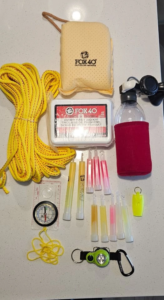 Outbound Life jacket, swim gloves and water safety kit - photo 5