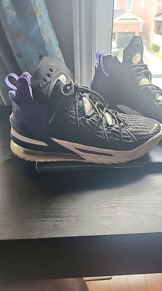 Nike LeBron 18 Basketball Shoes