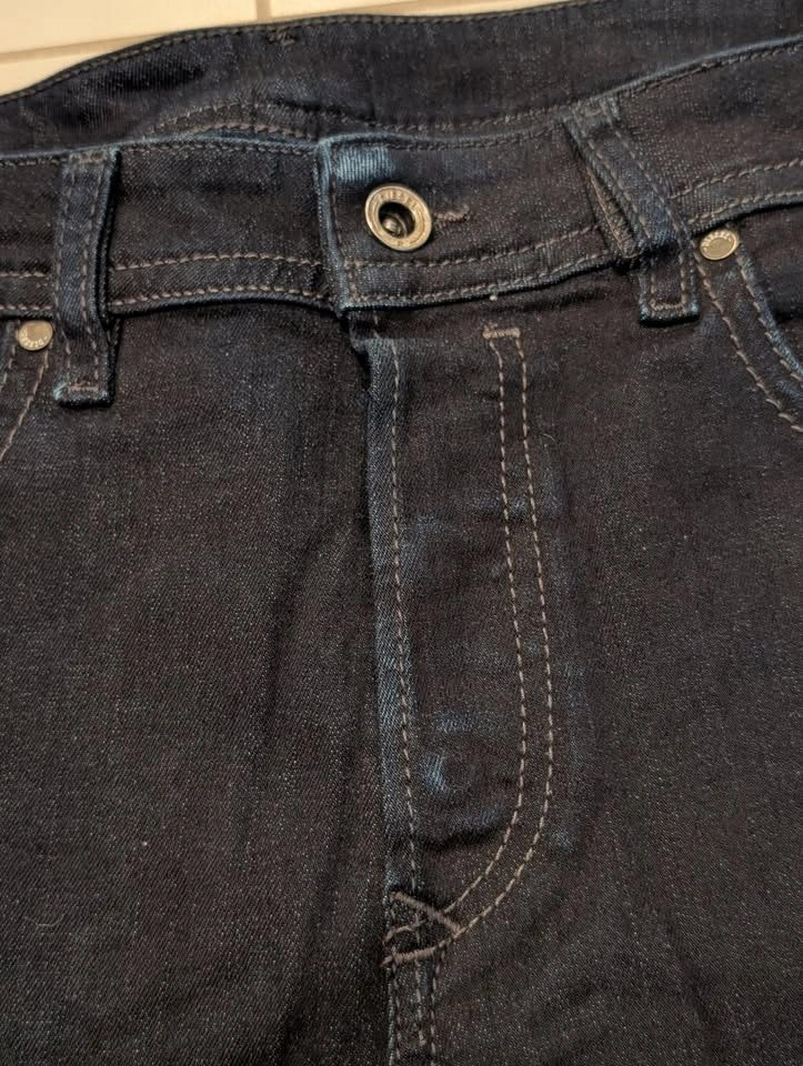 Diesel Buster Regular Slim-Tapered Stretch Jeans W33 L30 - photo 2