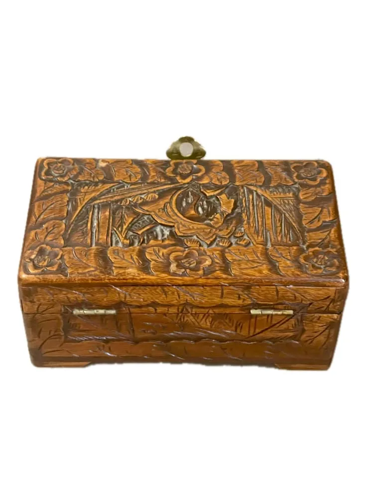 Vintage Camphor Wood Box – Floral & Scenic Design image indicator(5)