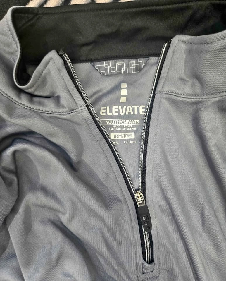 Priced to go! Elevate Youth MEDIUM Active Quarter Zip