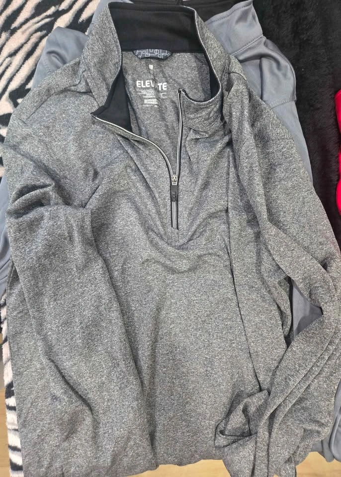 Priced to go! Elevate Youth MEDIUM Active Quarter Zip - photo 4
