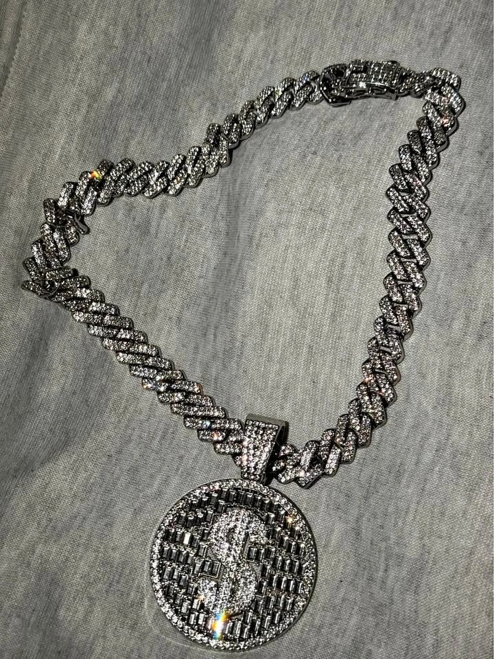Men’s Iced Out Cuban Link Chain with Pendant – New