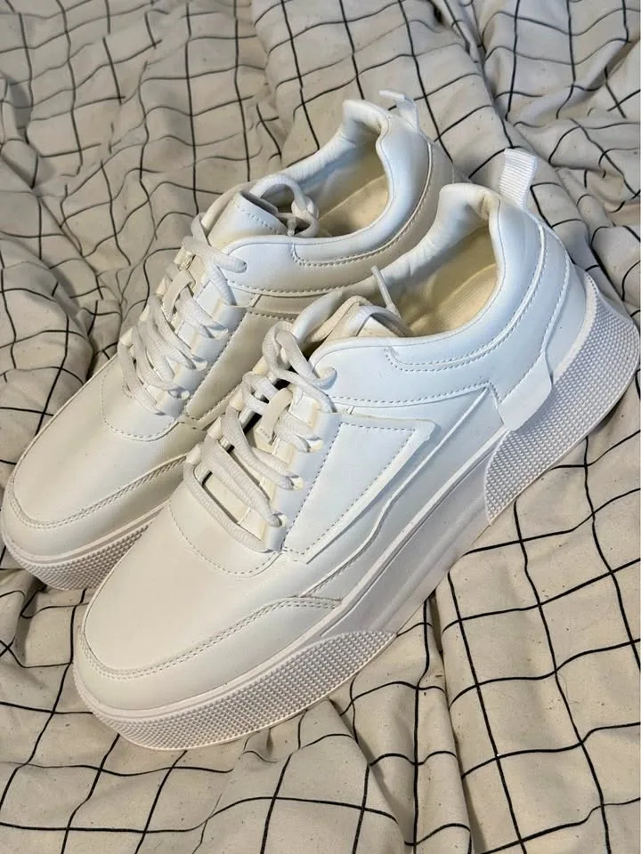 Men’s White Sneakers – Size 10.5 – Brand New