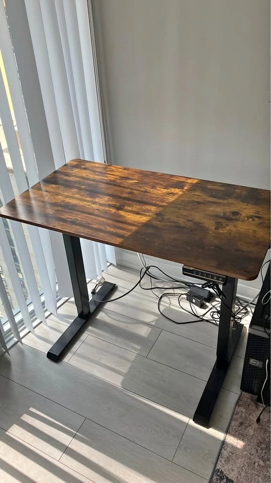 SHW standing desk
