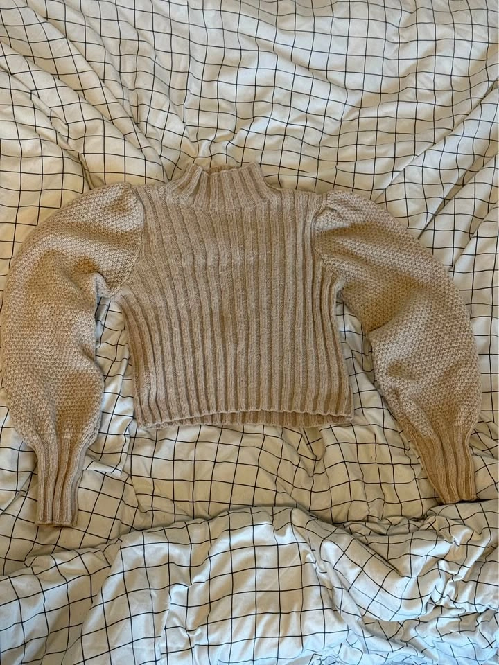 Beige Knit Puff Sleeve Sweater – XS