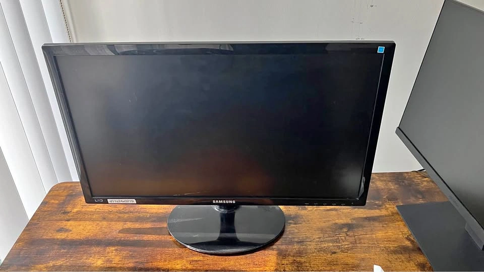 Samsung 24 inch monitor