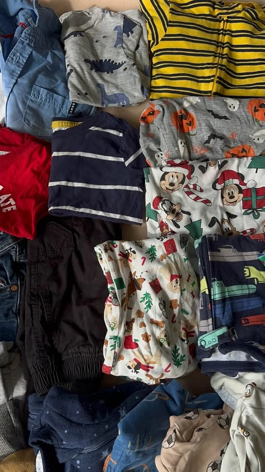 Gros lot de vêtements gars 18mois à 2 ans - photo 5
