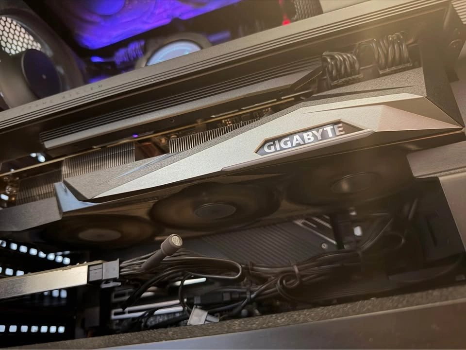 Gigabyte AORUS Model X 12th gen gaming pc setup - photo 4