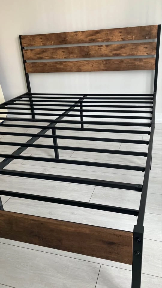 Queen bed frame - photo 3