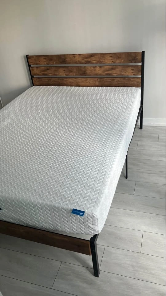 Queen bed frame - photo 5