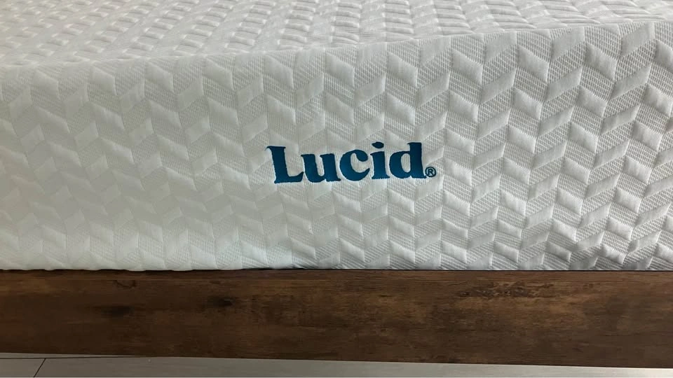 Queen mattress - photo 2