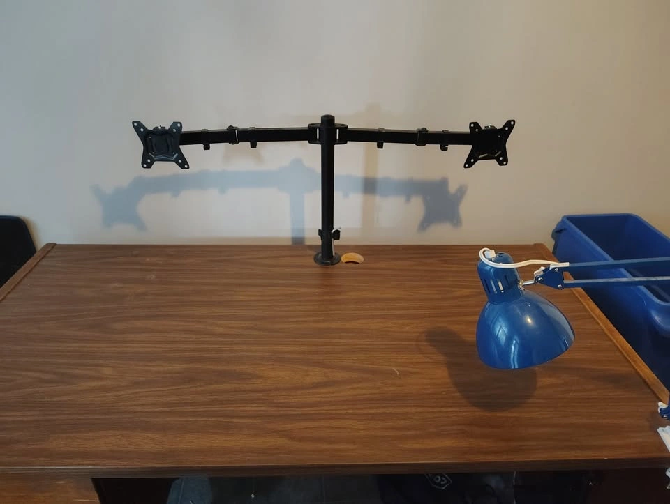 Computer workstation / workbench / desk - photo 2