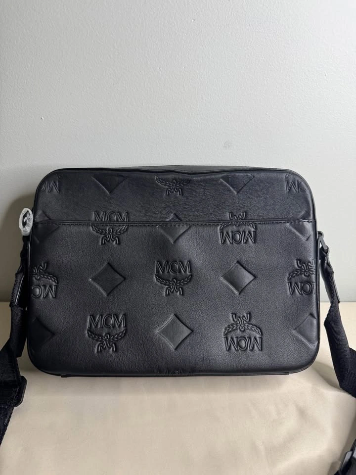 Authentic MCM Eren Maxi Monogram Leather Messenger Bag - photo 4
