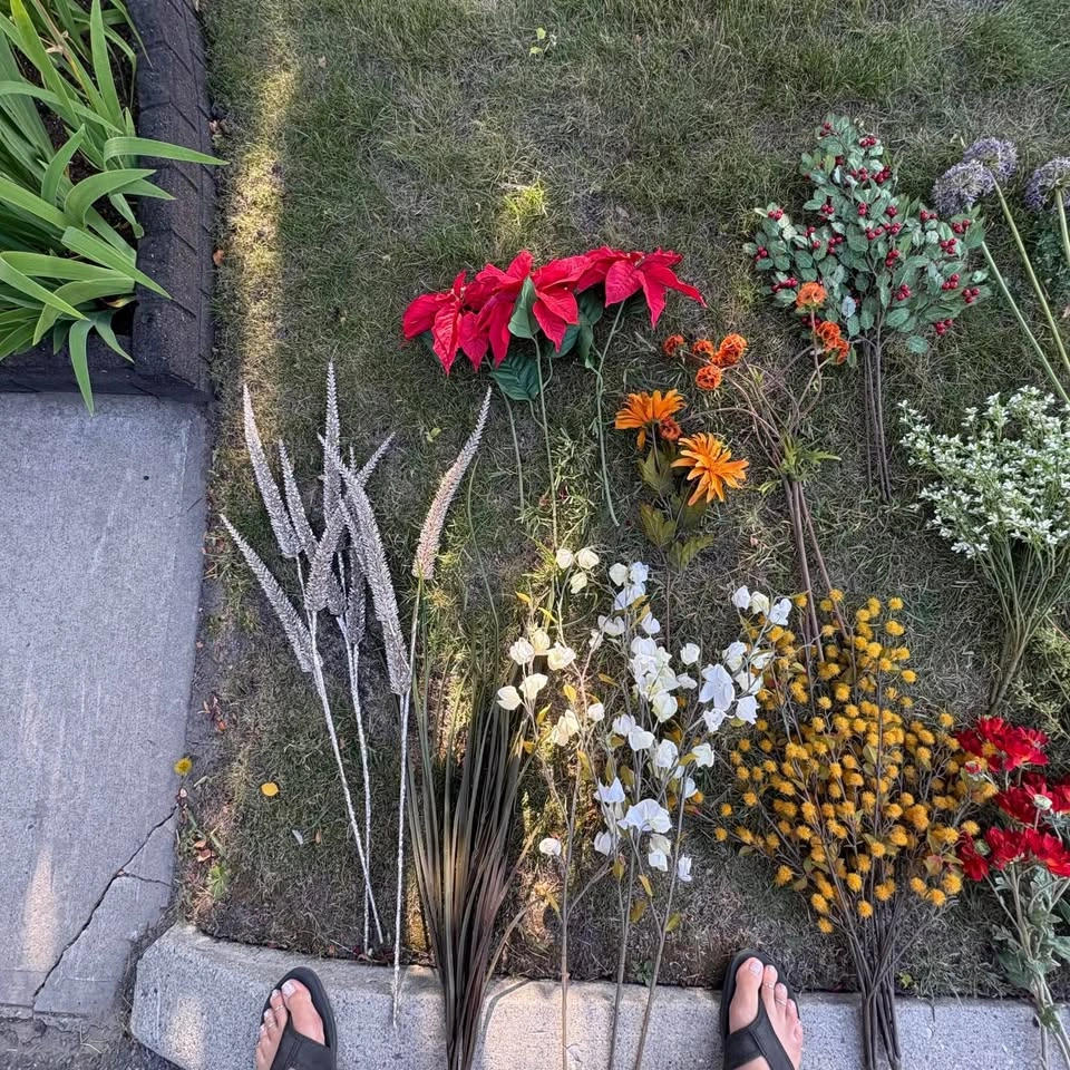 HUGE Bundle of Artificial Flowers - photo 2