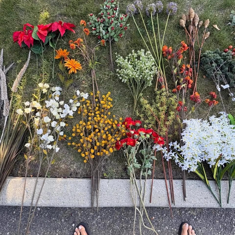 HUGE Bundle of Artificial Flowers - photo 4