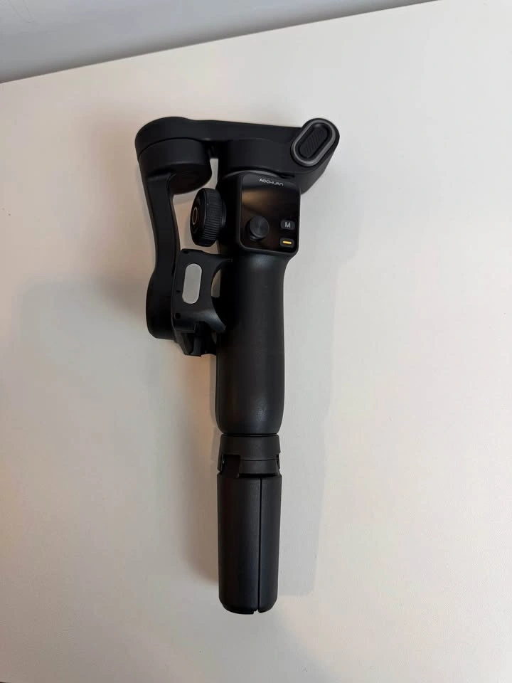 Aochuan Smart V8 3-Axis Smartphone Gimbal Stabilizer with Tripod