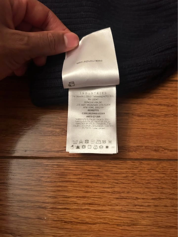 Moncler Logo Patch Cotton Beanie - photo 4