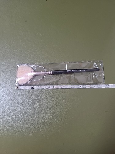 Soft White Fan Brush - photo 2