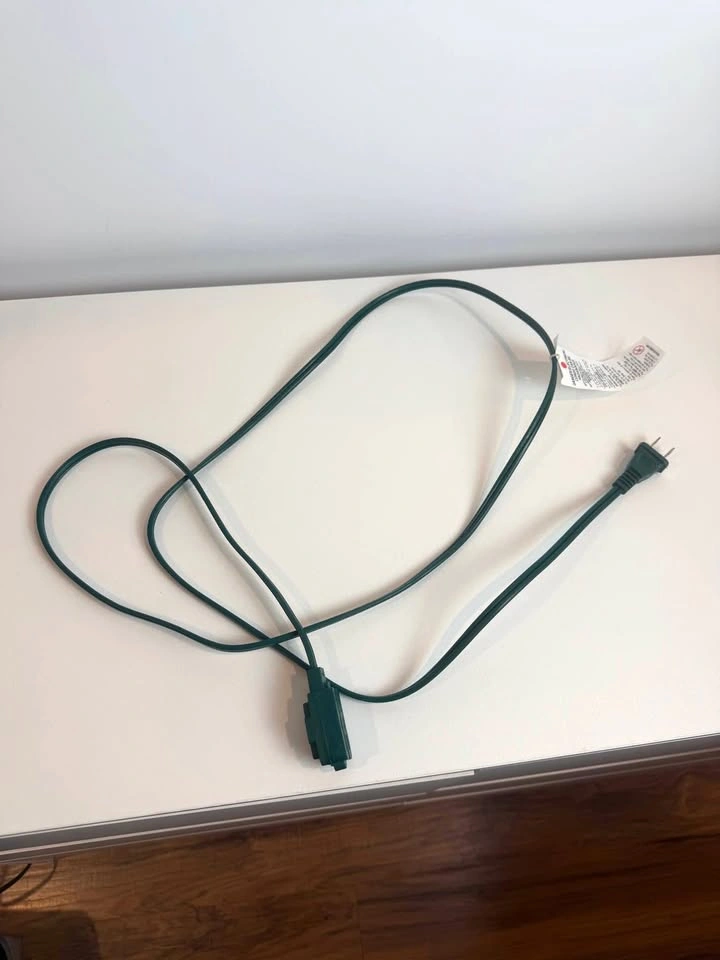 Green Outdoor Extension Cord with 3-Outlet Tap - Used