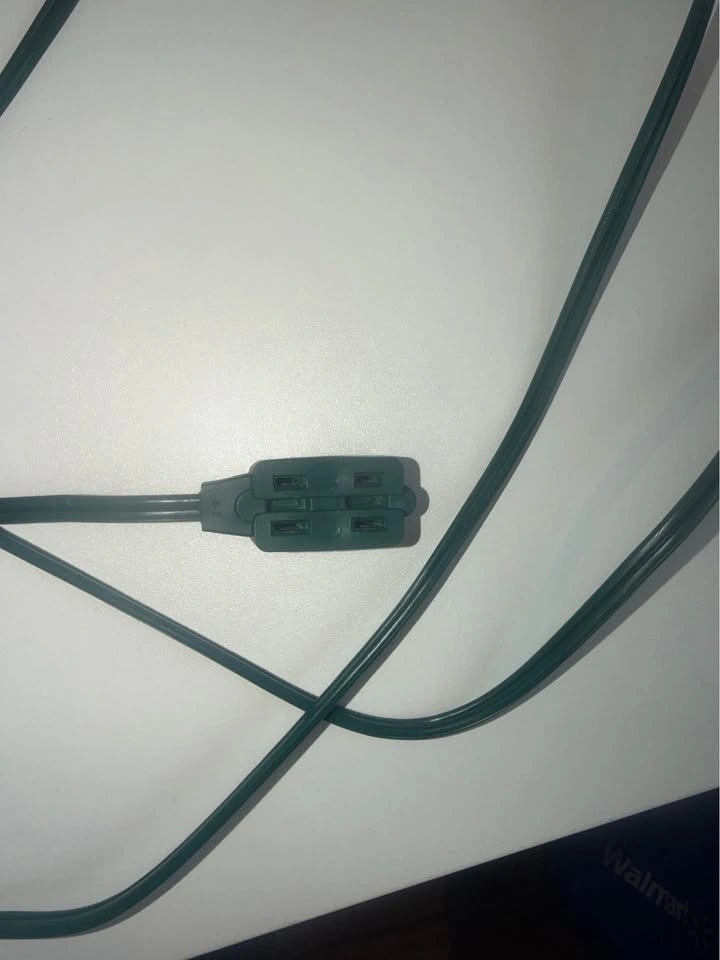 Green Outdoor Extension Cord with 3-Outlet Tap - Used - photo 3
