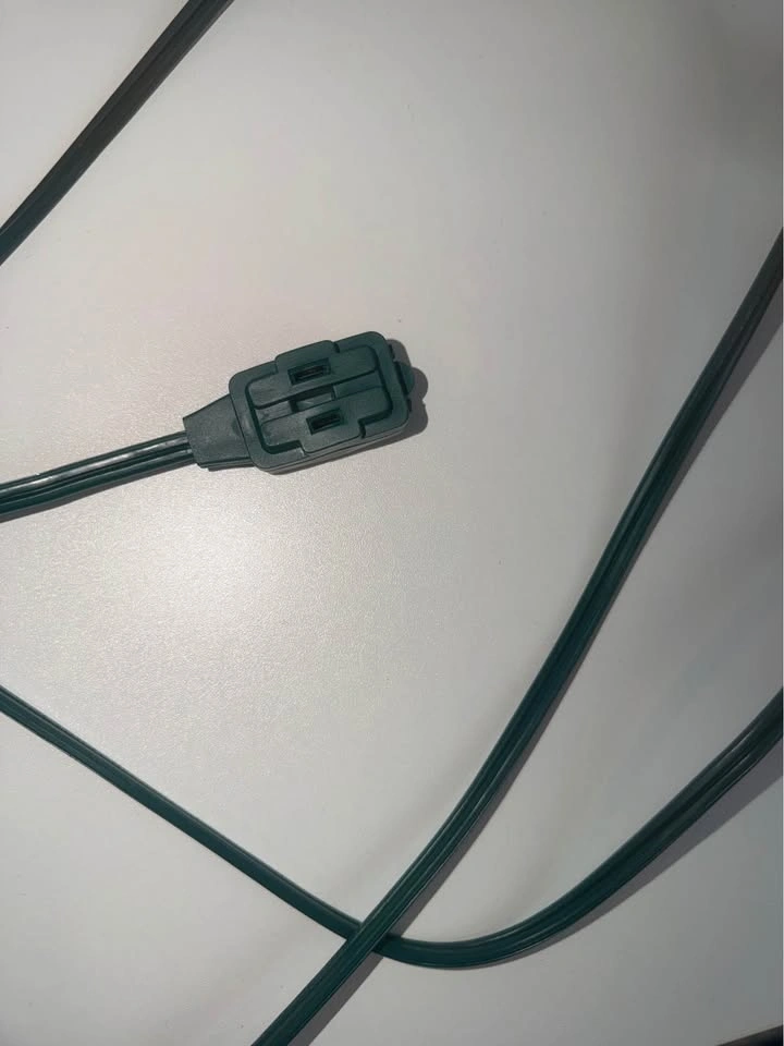 Green Outdoor Extension Cord with 3-Outlet Tap - Used - photo 4