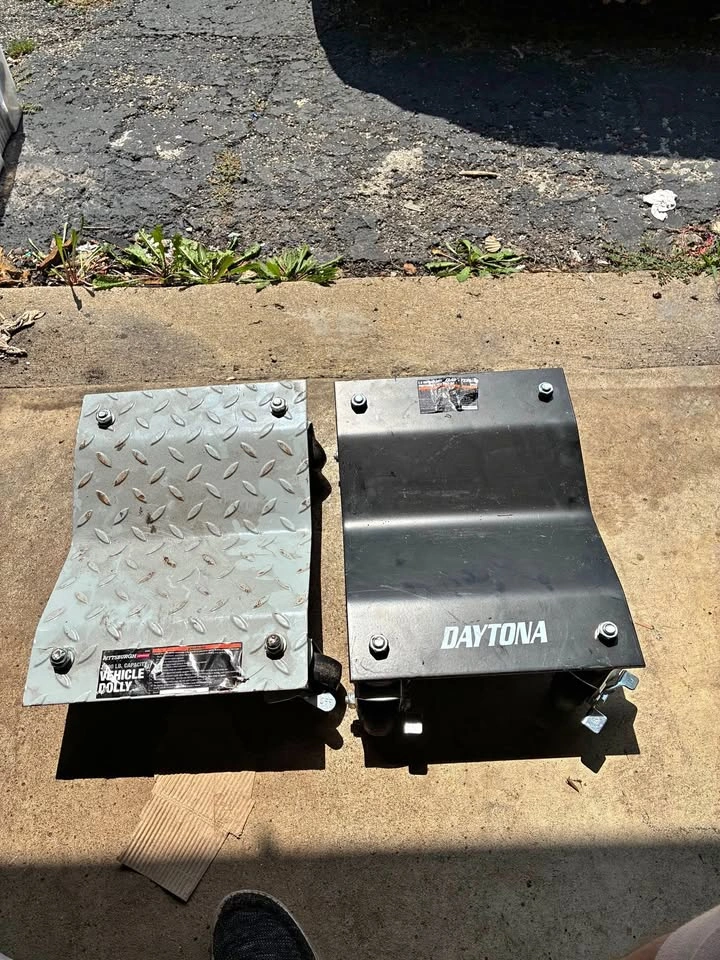 Steel vehicle dollys
